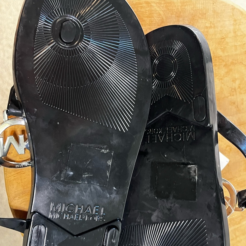 New Michael Kors sandals. Cork bottoms size 7. - Picture 3 of 4